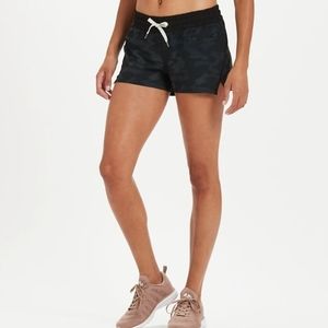 Vuori Clementine Balck Camo Shorts